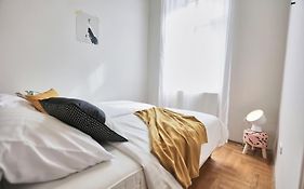 Unwind In Style W Sauna Dsgn 2Br Home