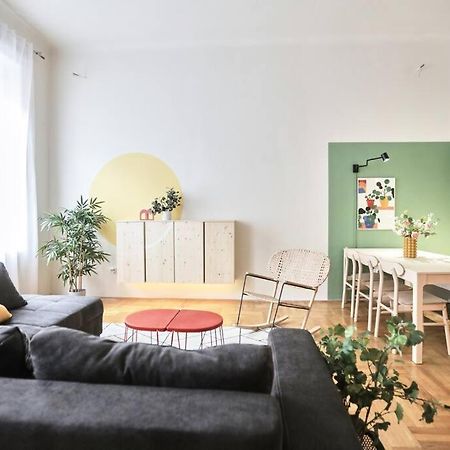 Unwind In Style W Sauna Dsgn 2Br Home Budapest Esterno foto