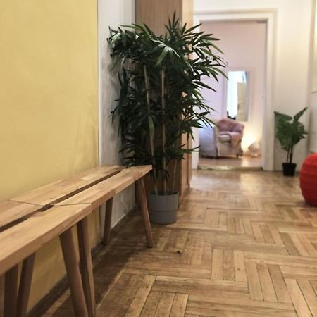 Unwind In Style W Sauna Dsgn 2Br Home Budapest Esterno foto