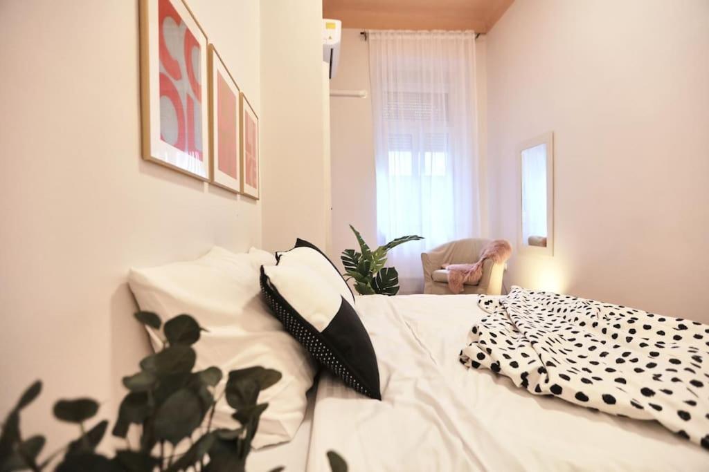 Unwind In Style W Sauna Dsgn 2Br Home Budapest Esterno foto