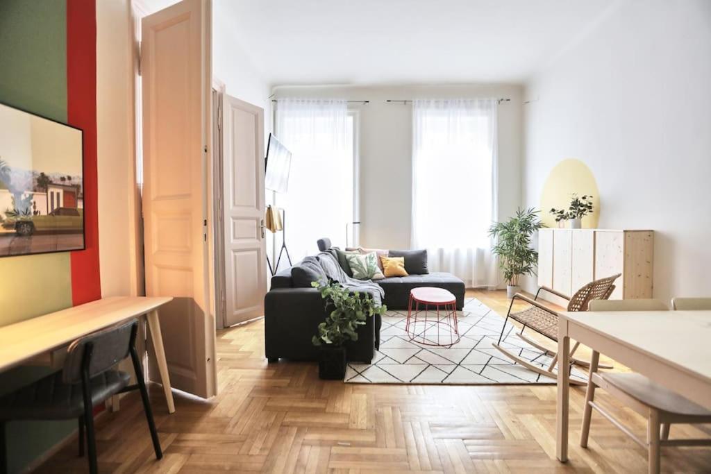 Unwind In Style W Sauna Dsgn 2Br Home Budapest Esterno foto