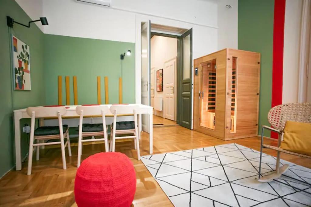 Unwind In Style W Sauna Dsgn 2Br Home Budapest Esterno foto