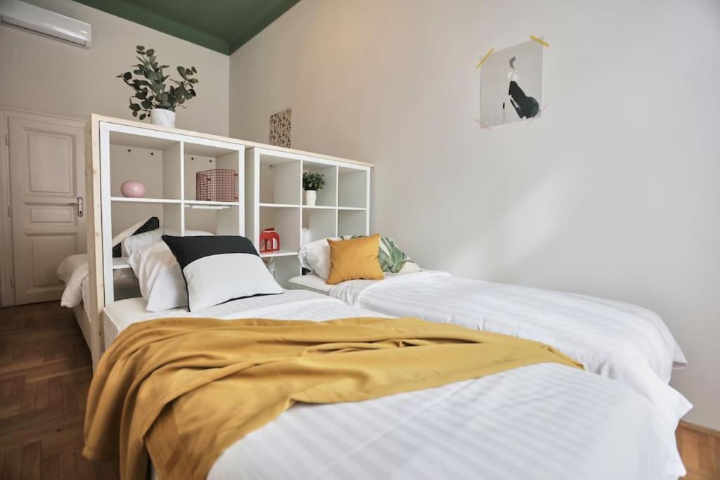 Unwind In Style W Sauna Dsgn 2Br Home Budapest Esterno foto