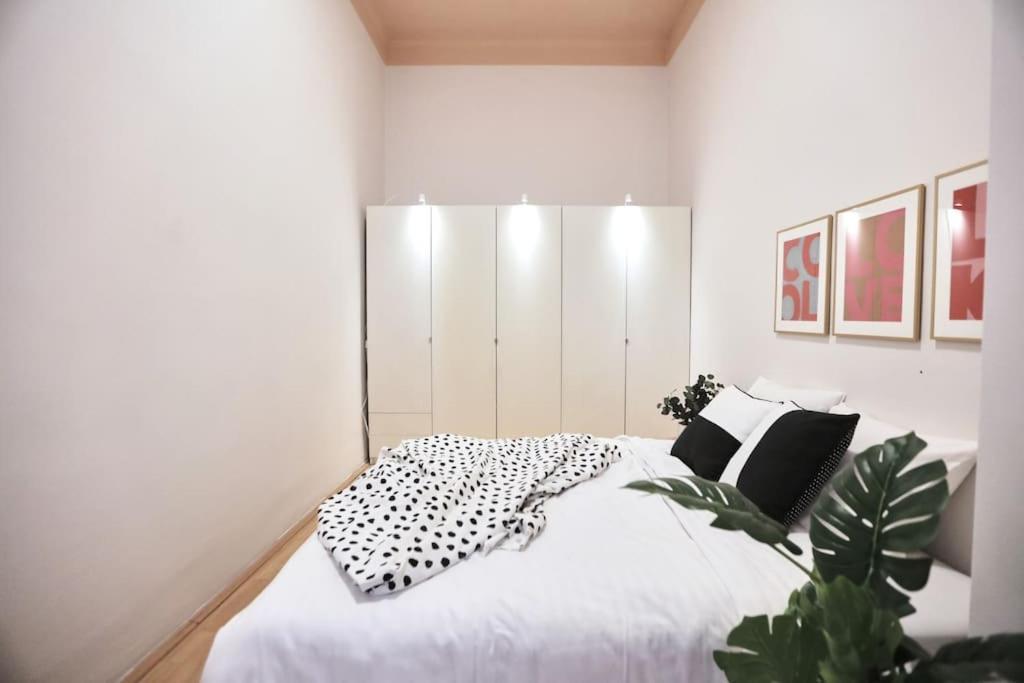 Unwind In Style W Sauna Dsgn 2Br Home Budapest Esterno foto