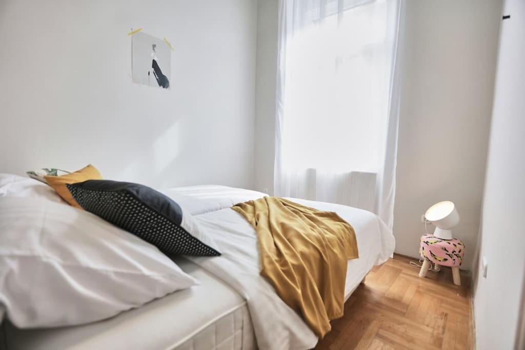 Unwind In Style W Sauna Dsgn 2Br Home Budapest Esterno foto