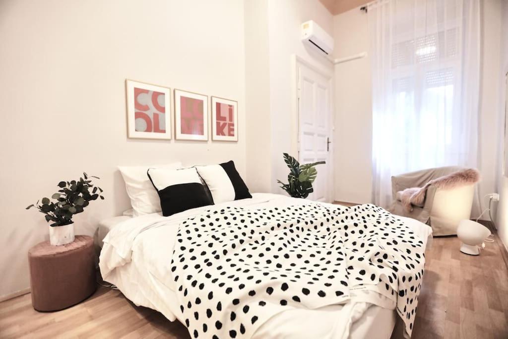 Unwind In Style W Sauna Dsgn 2Br Home Budapest Esterno foto