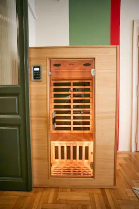 Unwind In Style W Sauna Dsgn 2Br Home Budapest Esterno foto