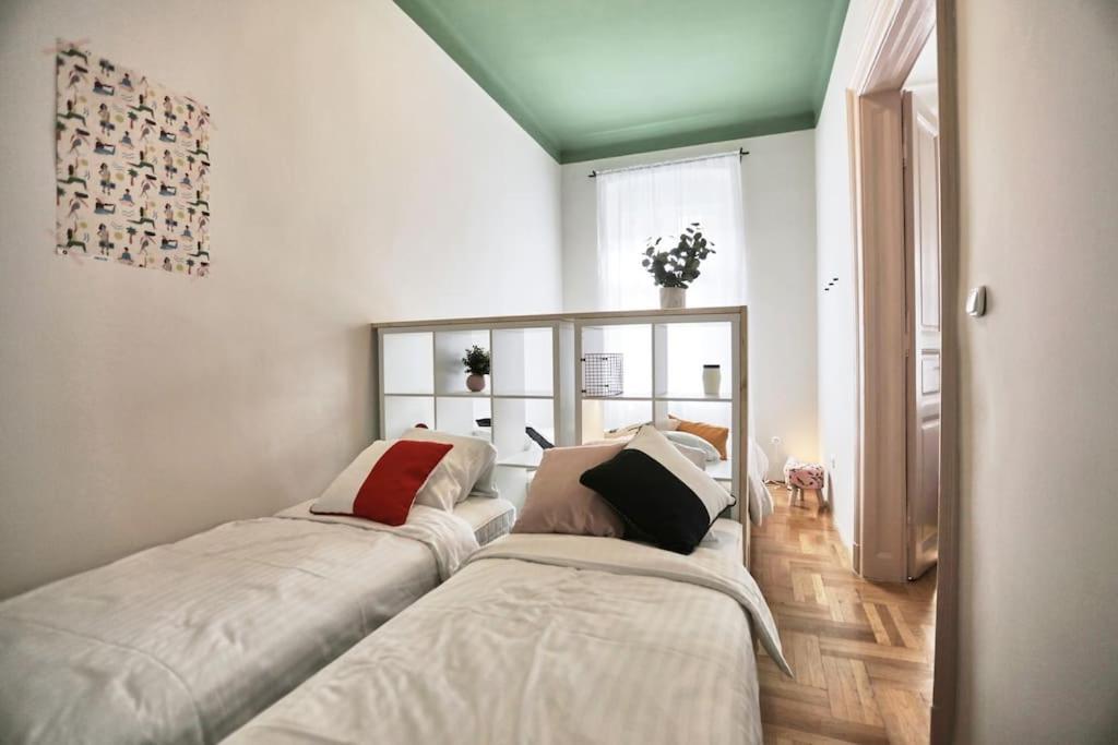 Unwind In Style W Sauna Dsgn 2Br Home Budapest Esterno foto