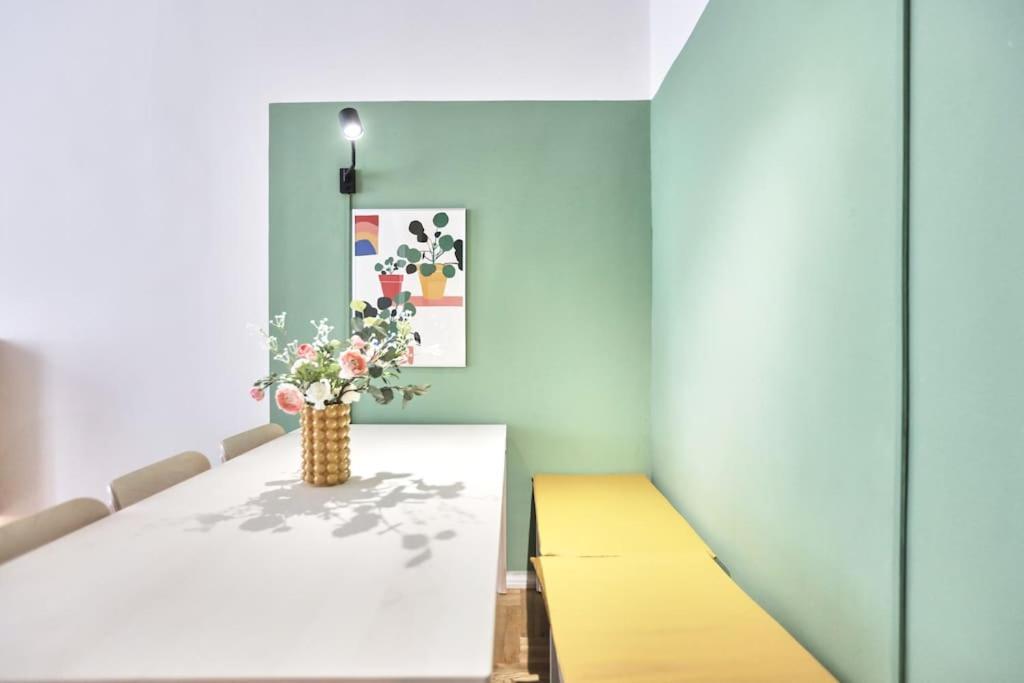 Unwind In Style W Sauna Dsgn 2Br Home Budapest Esterno foto
