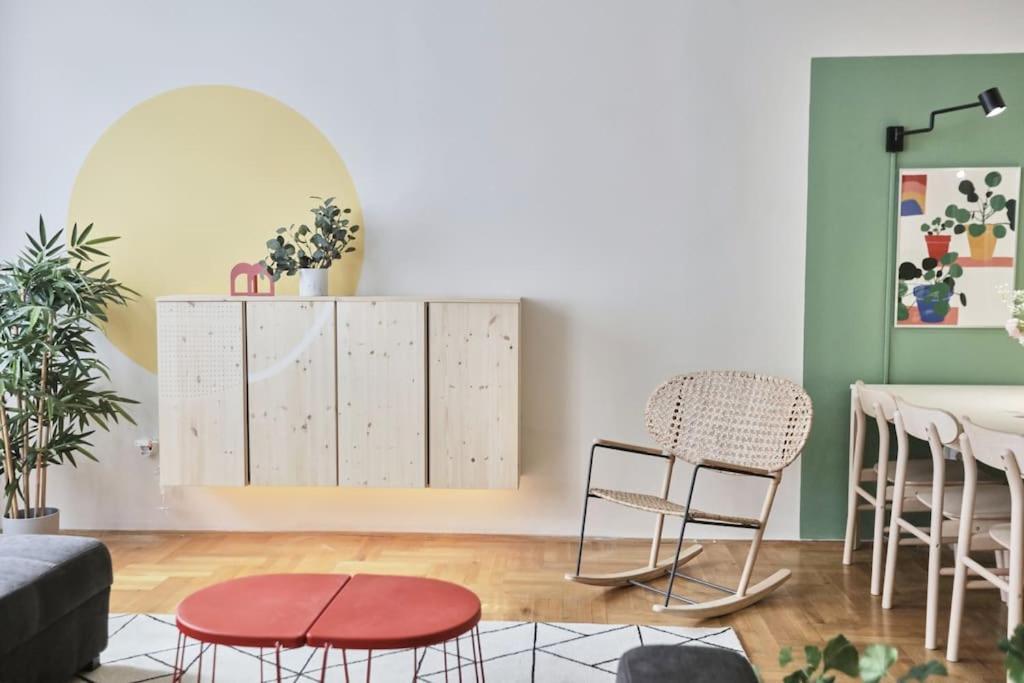 Unwind In Style W Sauna Dsgn 2Br Home Budapest Esterno foto